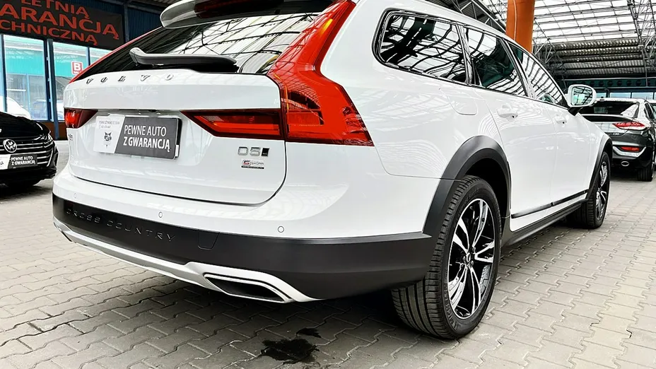 VOLVO V90 -
