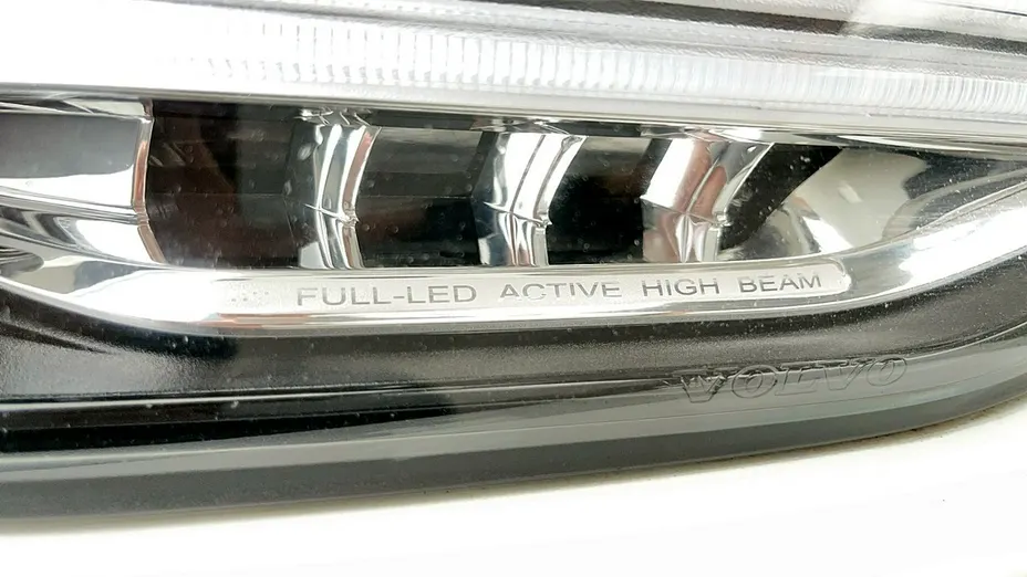 VOLVO V90 -