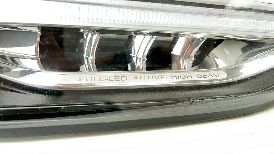 VOLVO V90 -