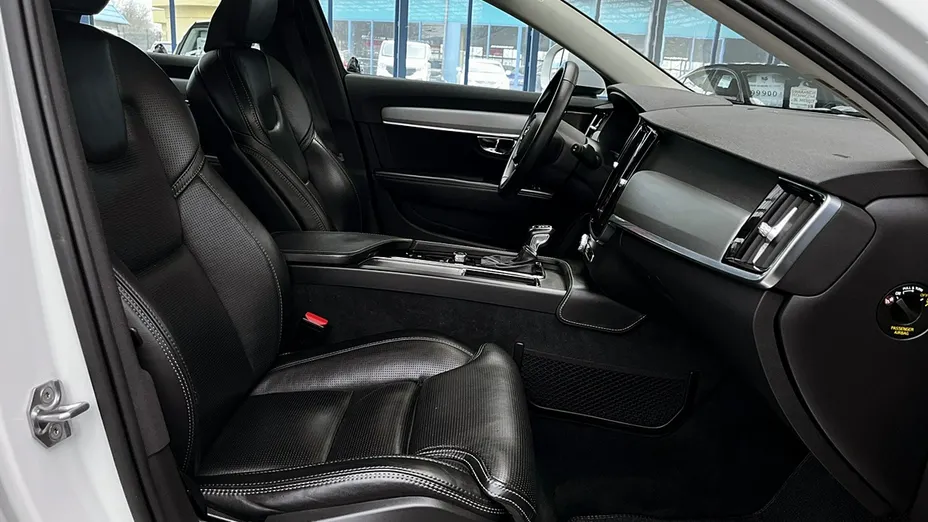VOLVO V90 -