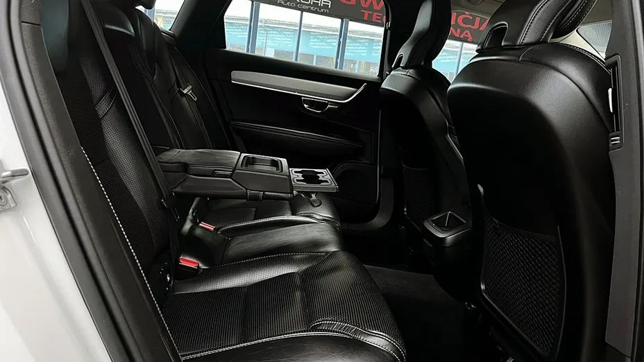 VOLVO V90 -