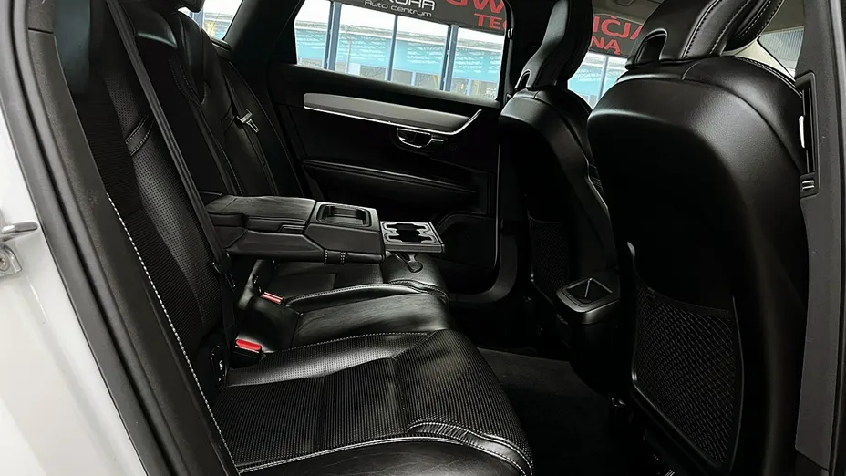 VOLVO V90 -