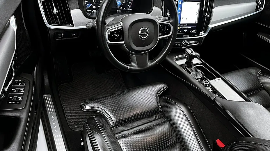 VOLVO V90 -