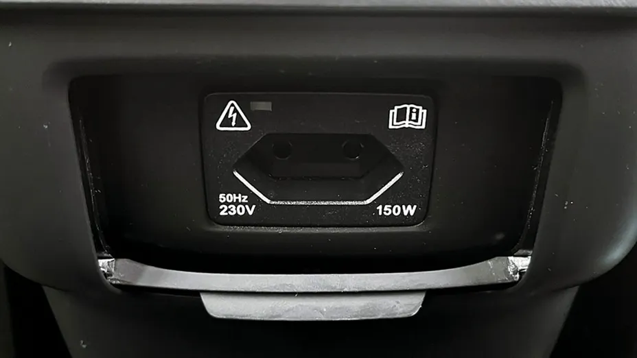 VOLVO V90 -