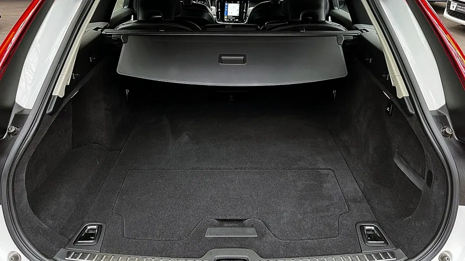 VOLVO V90 -