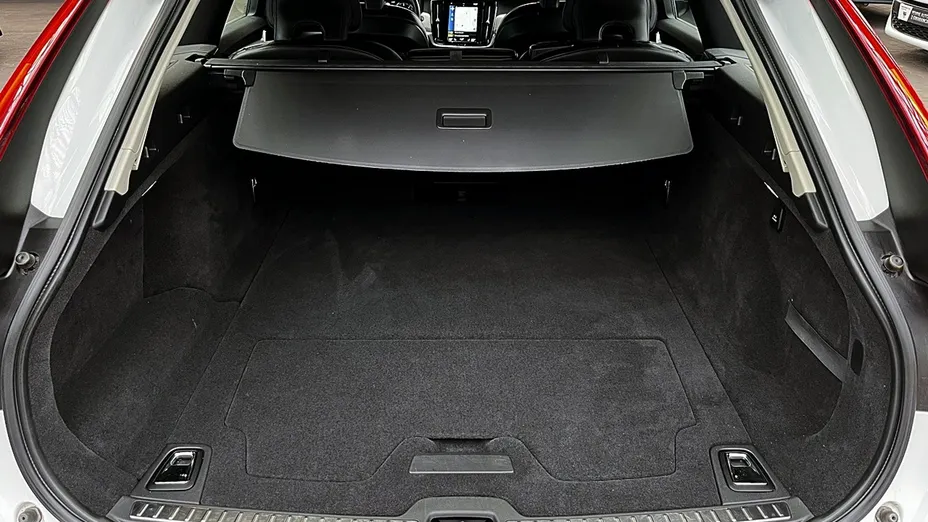 VOLVO V90 -