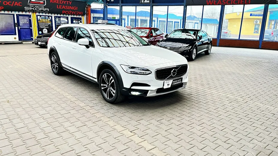 VOLVO V90 -