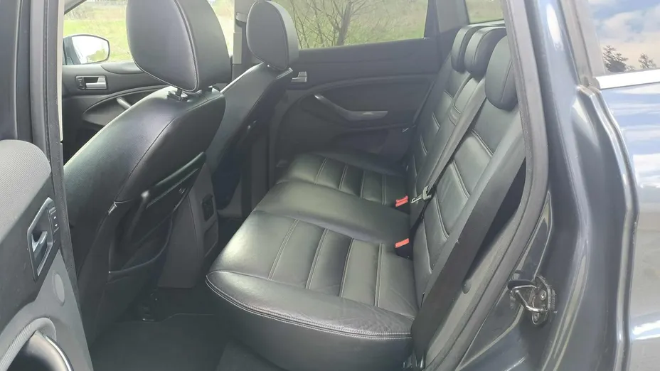 FORD Kuga -