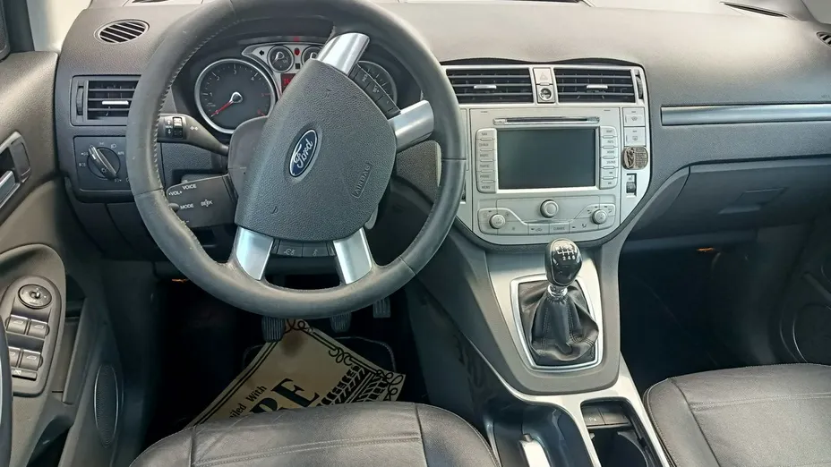 FORD Kuga -
