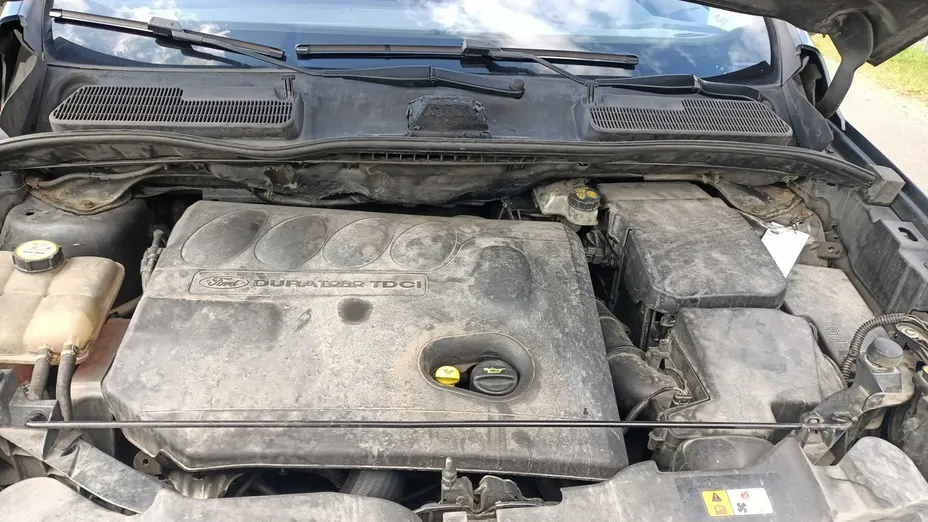 FORD Kuga -