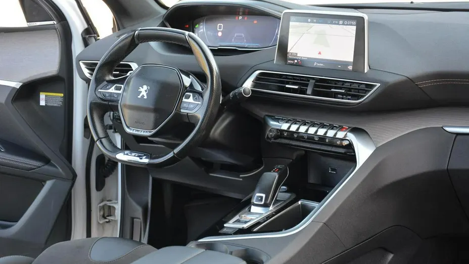 PEUGEOT 5008 -