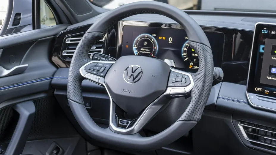 VOLKSWAGEN Tiguan -