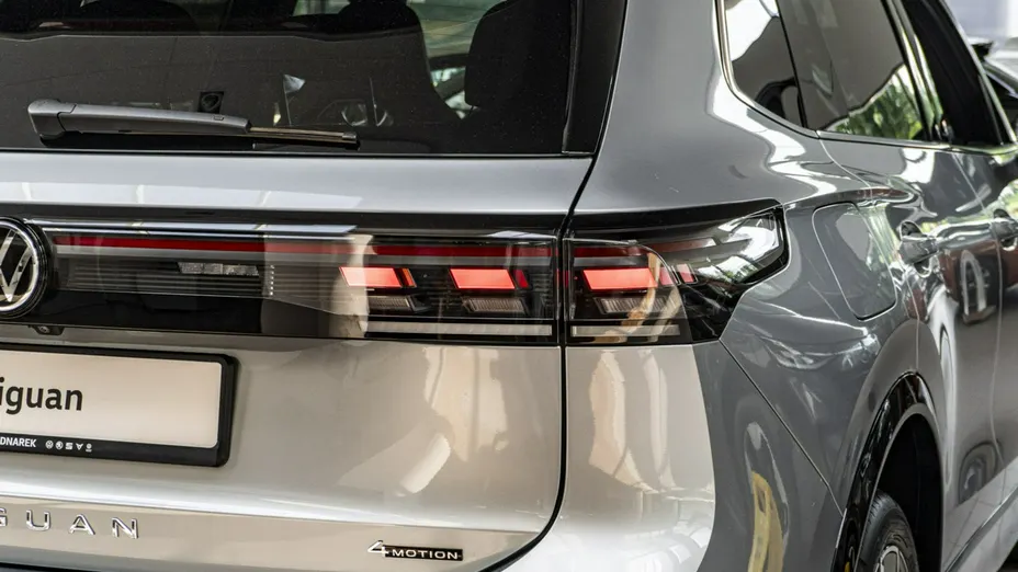 VOLKSWAGEN Tiguan -