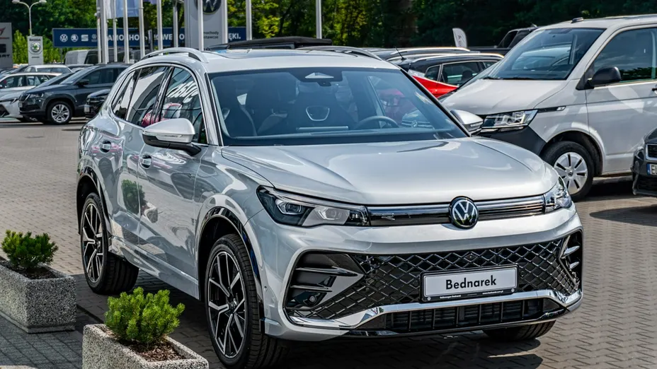 VOLKSWAGEN Tiguan -