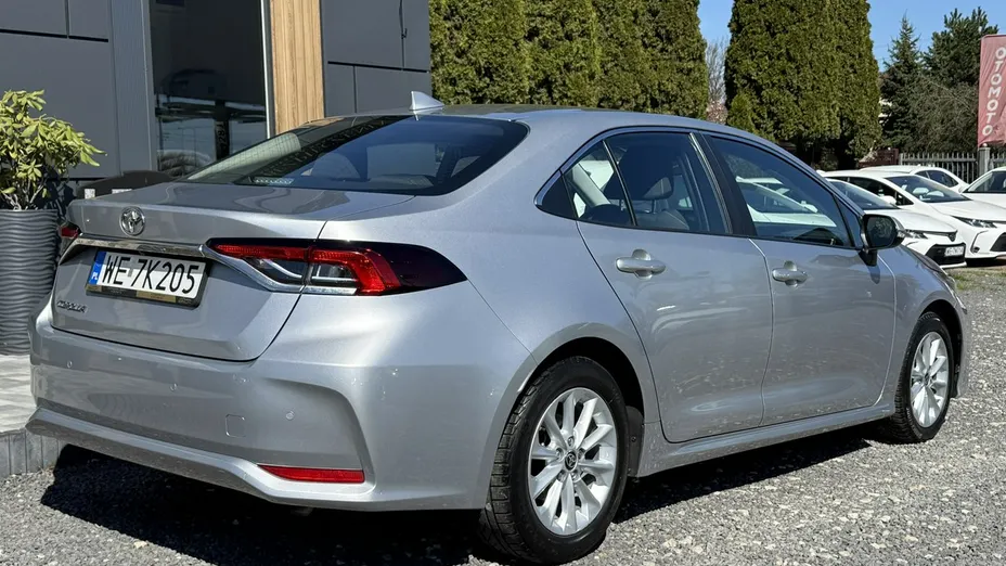 TOYOTA Corolla -