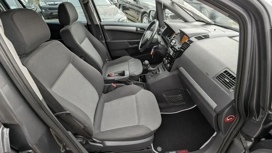 OPEL Zafira -