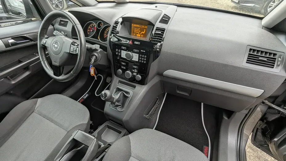 OPEL Zafira -
