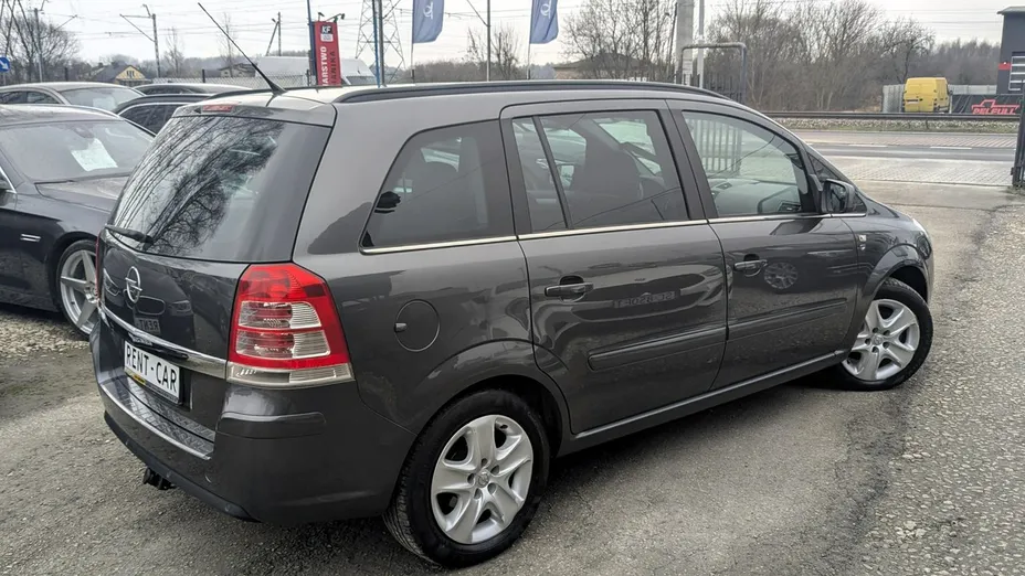 OPEL Zafira -