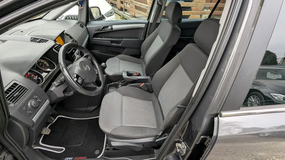 OPEL Zafira -