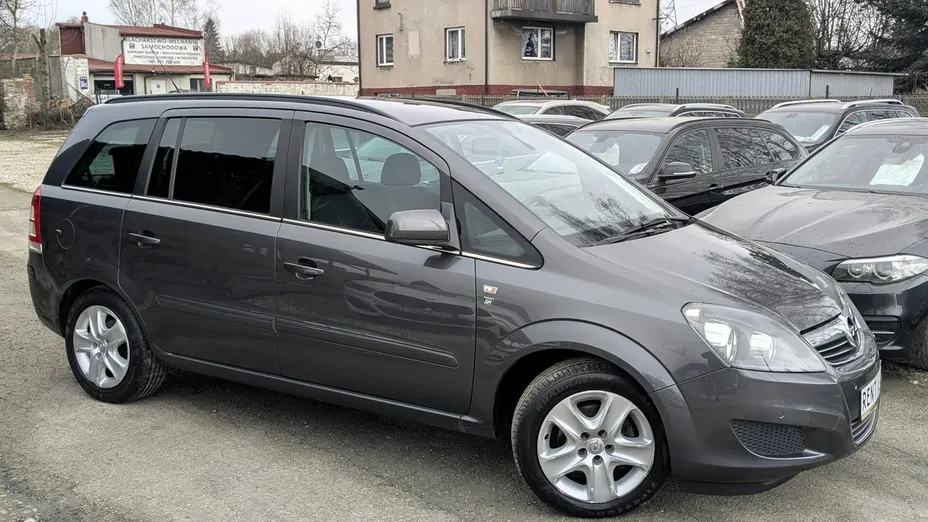OPEL Zafira -