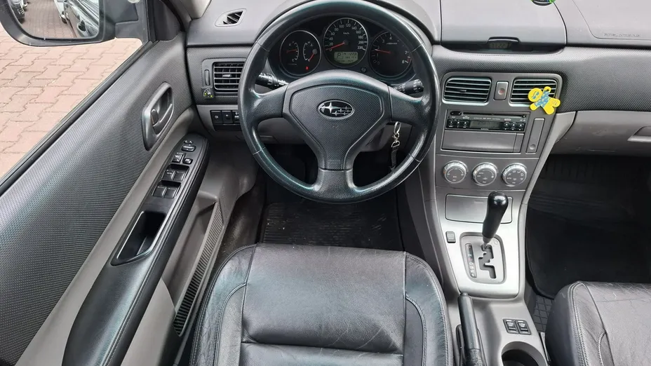 SUBARU Forester -