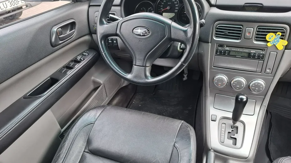 SUBARU Forester -