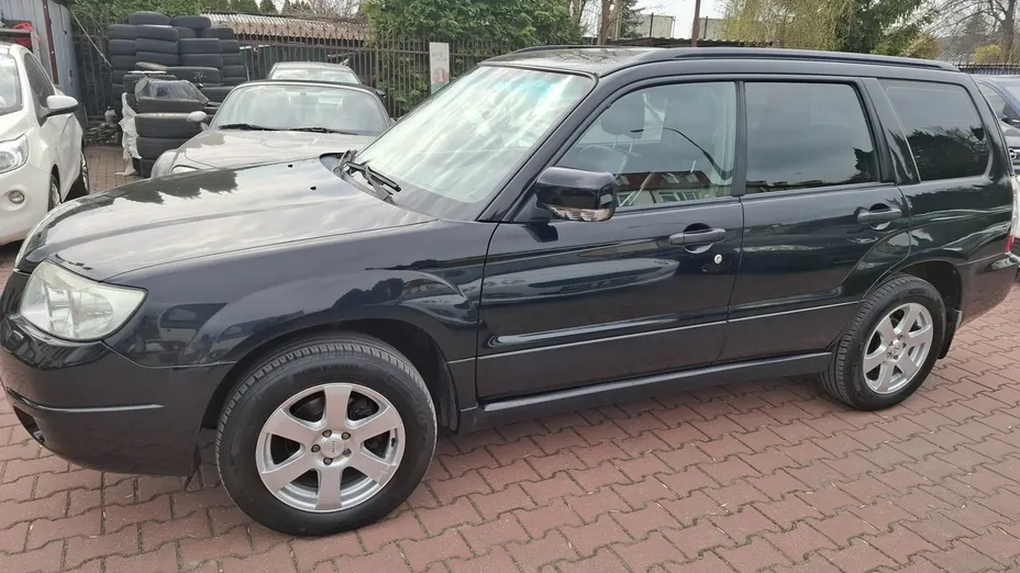 SUBARU Forester -