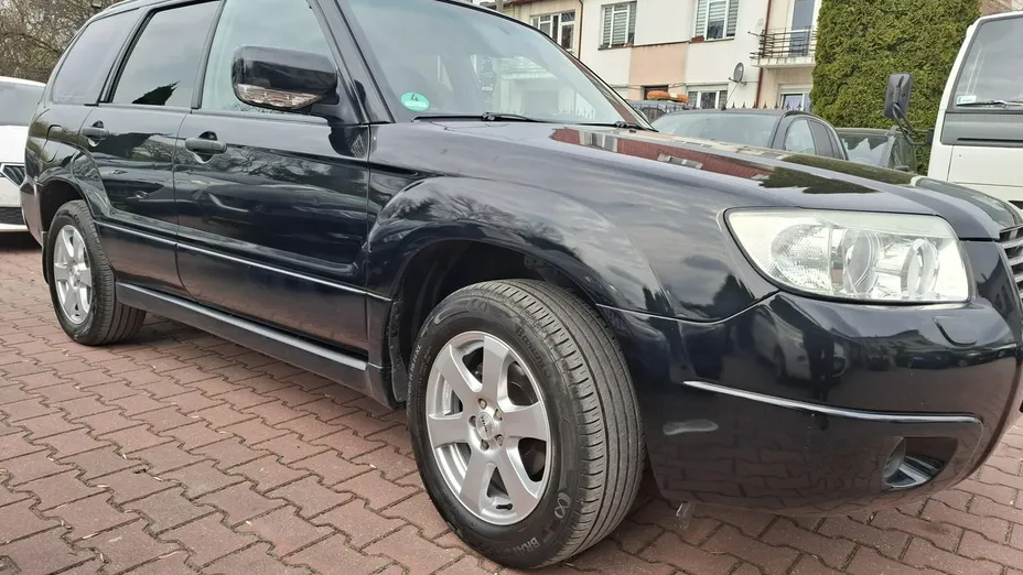 SUBARU Forester -
