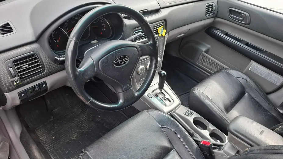 SUBARU Forester -