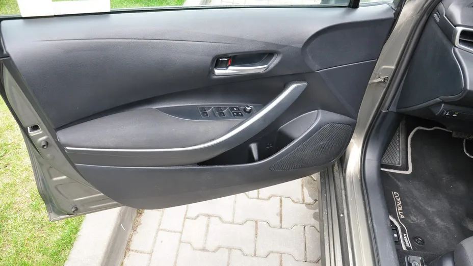 TOYOTA Corolla -