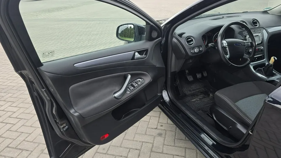 FORD Mondeo -