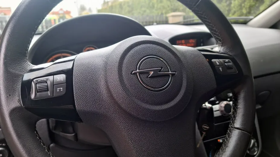 OPEL Corsa -