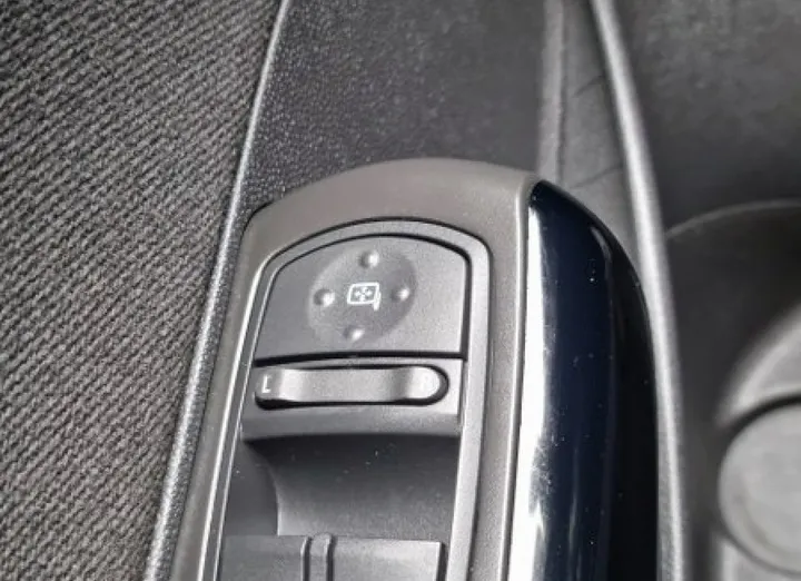 OPEL Corsa -