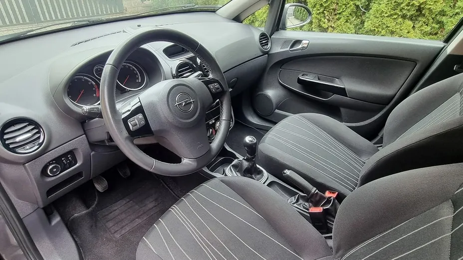 OPEL Corsa -