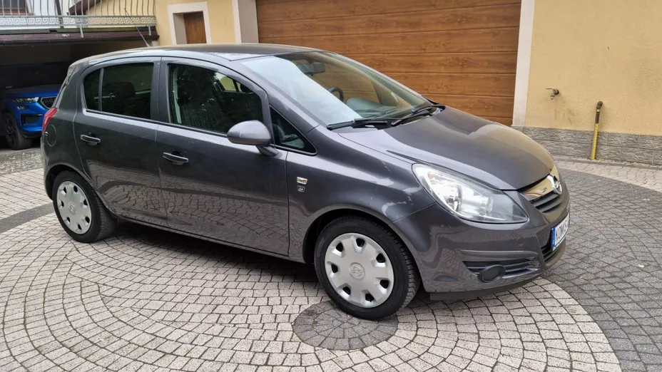 OPEL Corsa -
