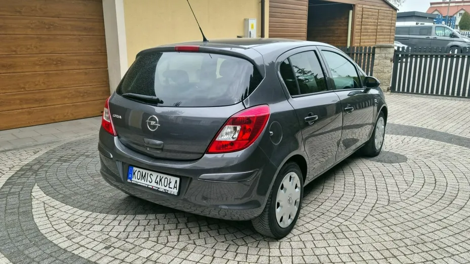 OPEL Corsa -