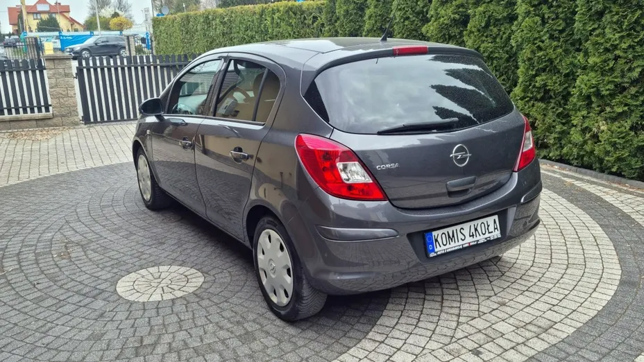 OPEL Corsa -
