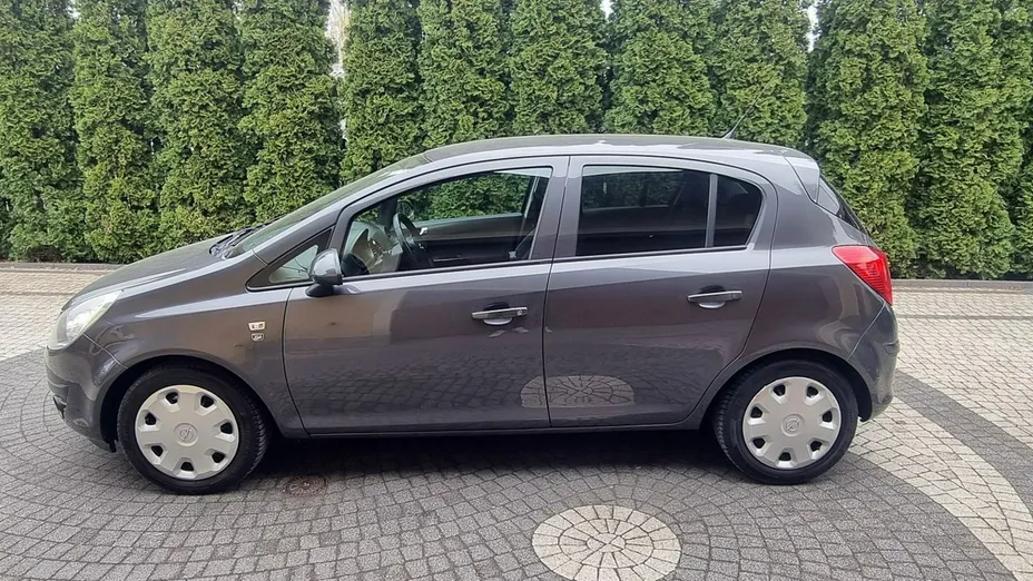 OPEL Corsa -