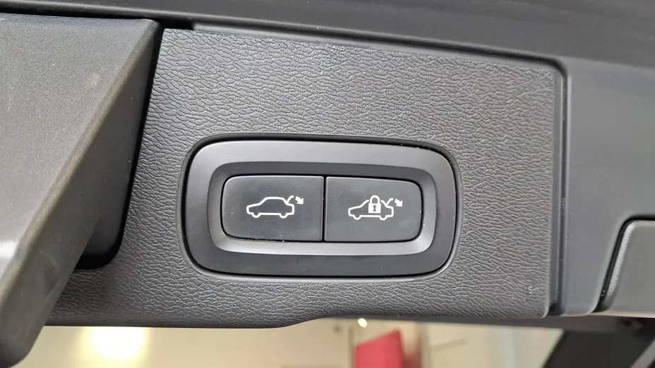 VOLVO XC60 -