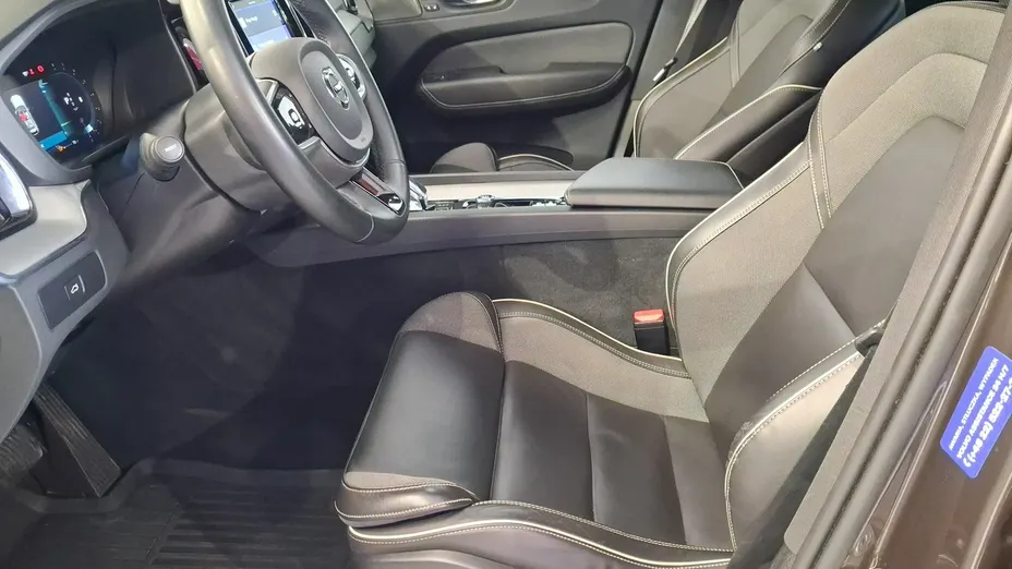 VOLVO XC60 -
