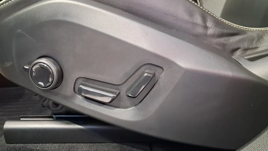 VOLVO XC60 -