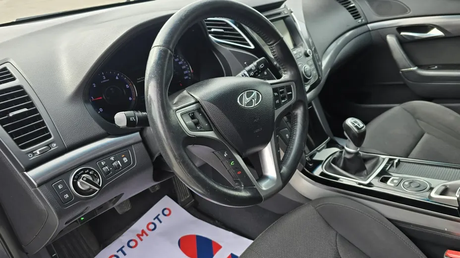 HYUNDAI i40 -