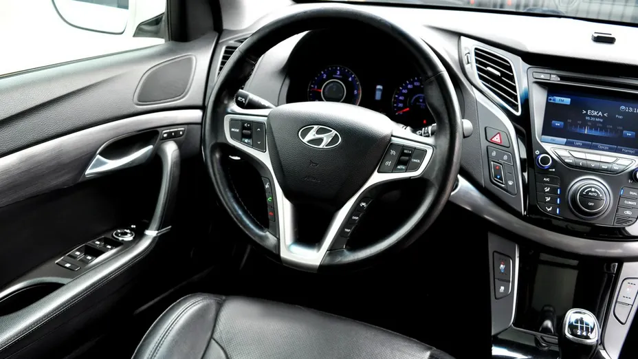 HYUNDAI i40 -