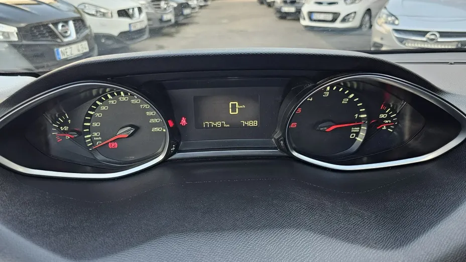 PEUGEOT 308 -