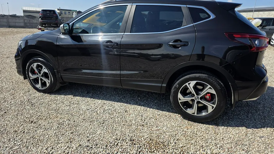 NISSAN Qashqai -