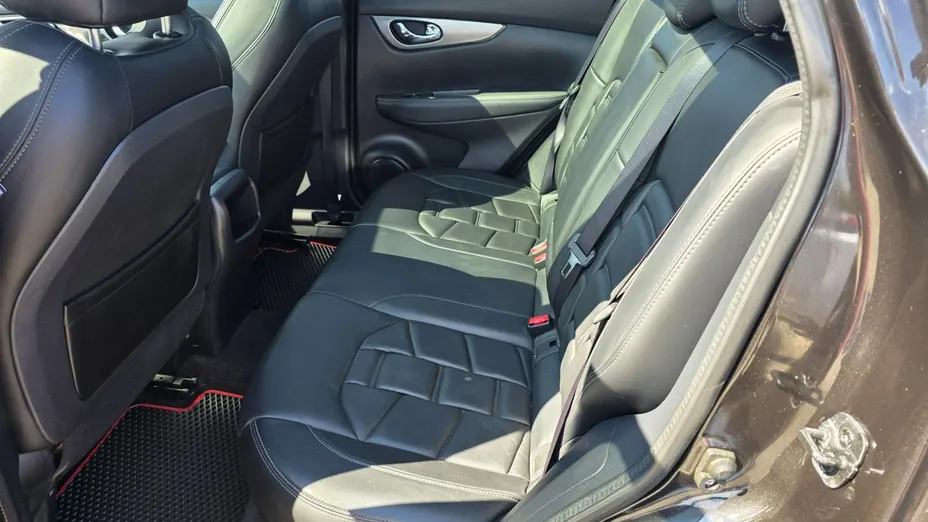 NISSAN Qashqai -