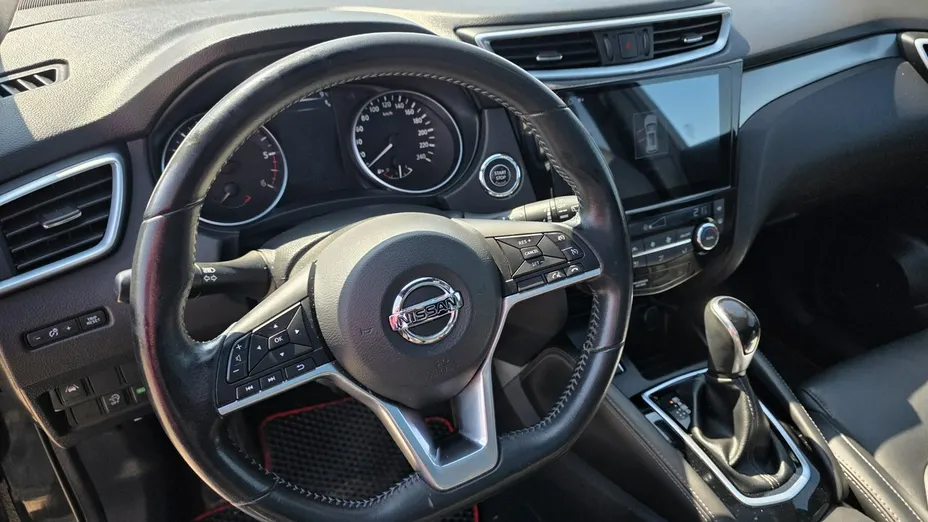 NISSAN Qashqai -