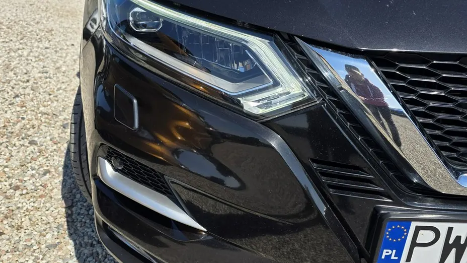 NISSAN Qashqai -