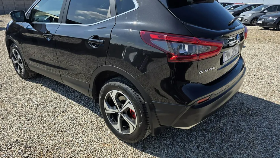 NISSAN Qashqai -