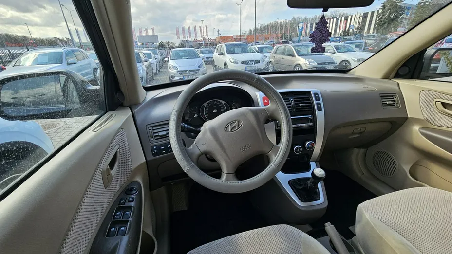 HYUNDAI Tucson -